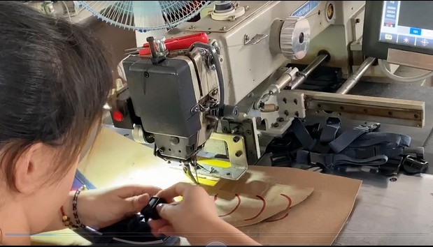 Computer stiching machine , making the webbing tape in shoulderstap